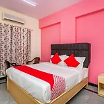 Oyo 25036 Suraksha Residency