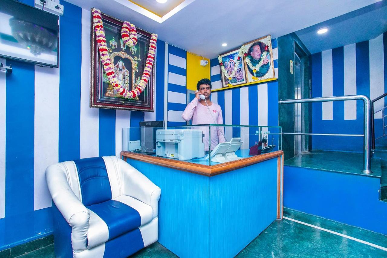 Hotel Oyo 25036 Suraksha Residency 3*