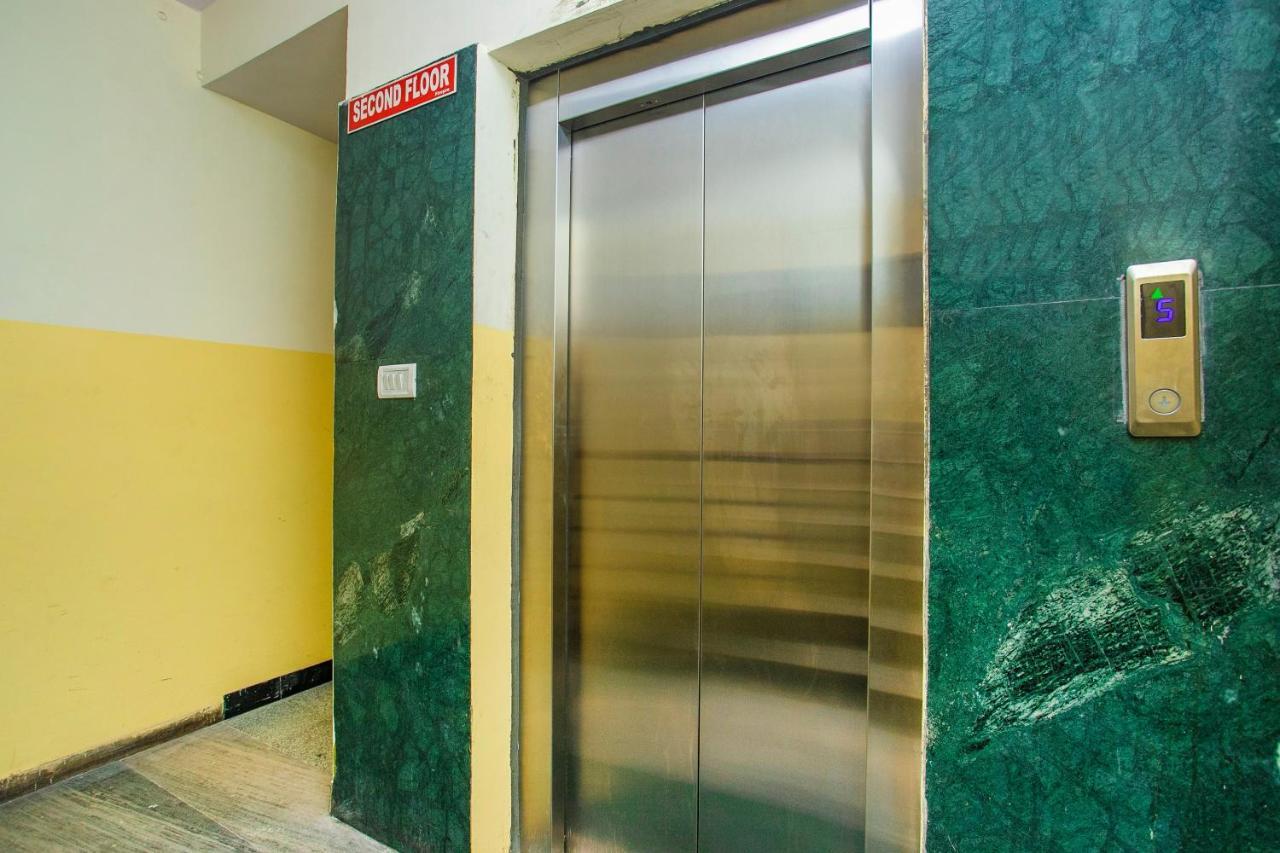 Oyo 25036 Suraksha Residency Hotel