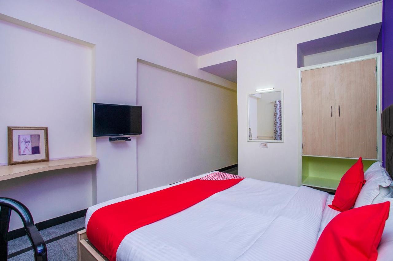 Hotel Oyo 25036 Suraksha Residency 3*