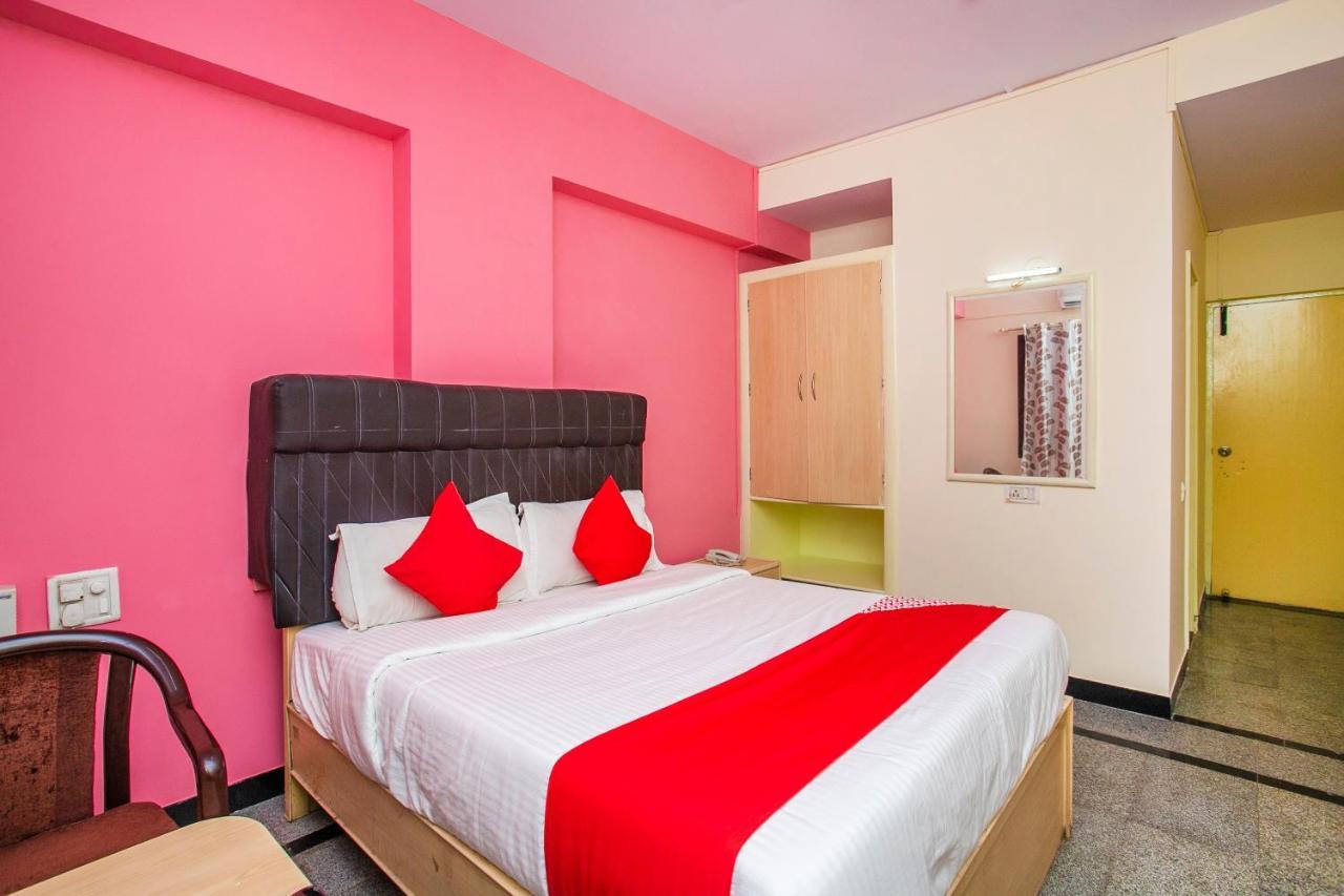 Oyo 25036 Suraksha Residency Hotel
