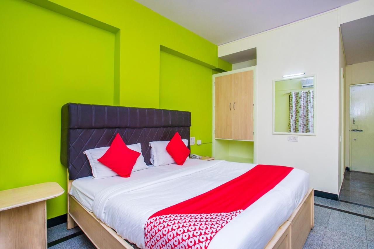 Oyo 25036 Suraksha Residency